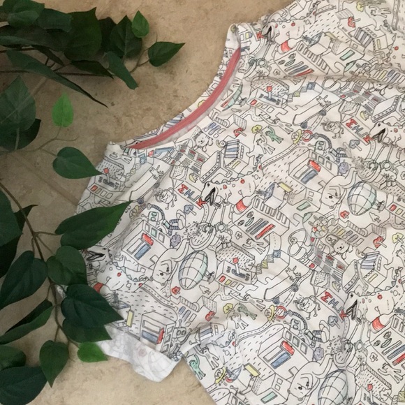 Brandy Melville Tops - adorable print graphic tee